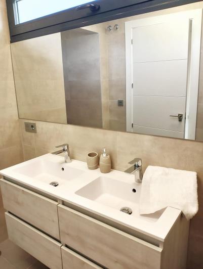 Image No.11-3 Bed Villa / Detached for sale