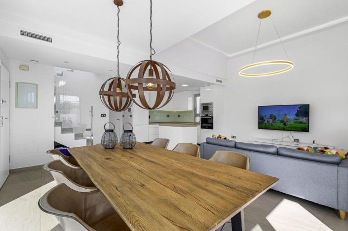 Image No.10-3 Bed Villa / Detached for sale