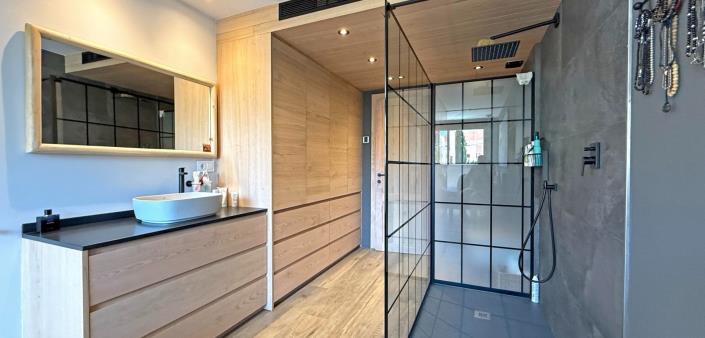 Image No.17-3 Bed Apartment for sale