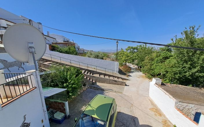 Image No.20-2 Bed House for sale