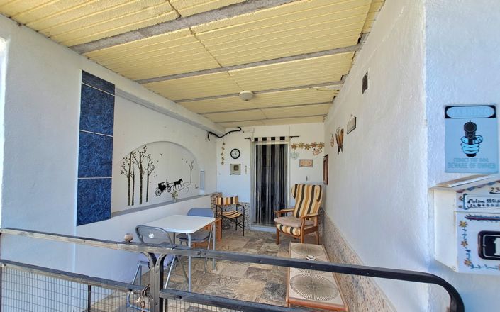 Image No.3-2 Bed House for sale