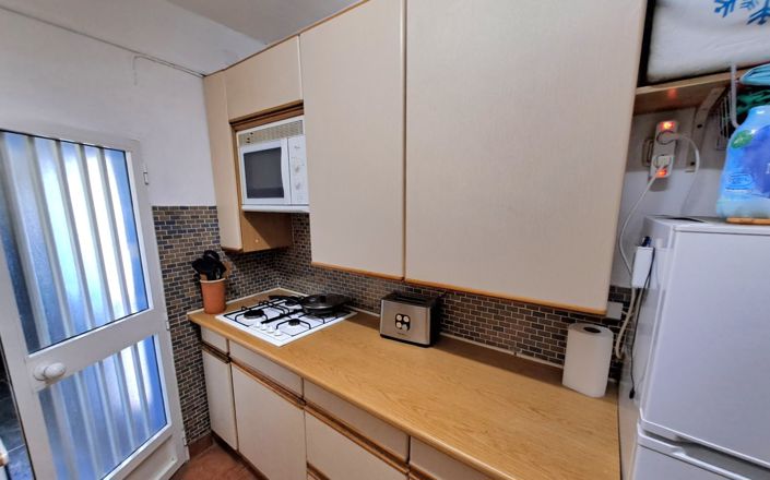 Image No.6-2 Bed House for sale