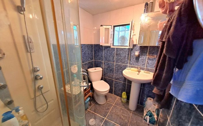 Image No.9-2 Bed House for sale