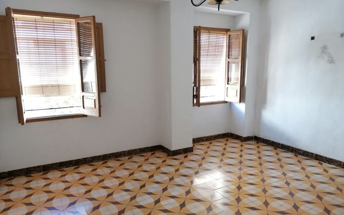 Image No.20-3 Bed House for sale