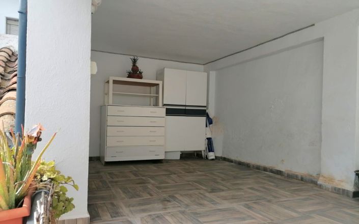 Image No.21-2 Bed House for sale