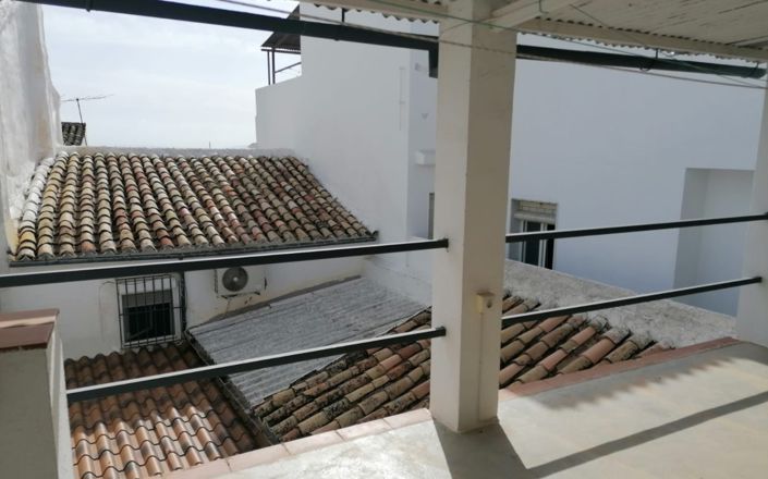 Image No.25-2 Bed House for sale