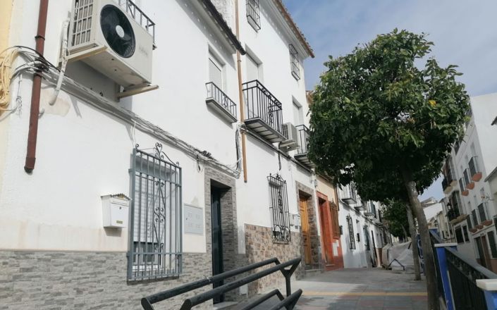 Image No.30-2 Bed House for sale