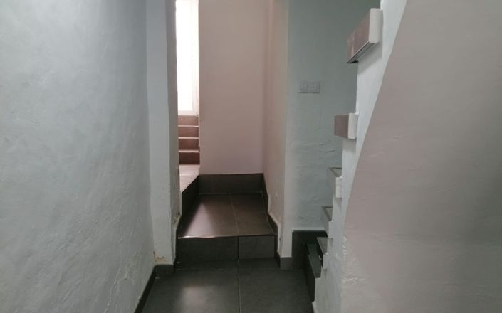 Image No.7-2 Bed House for sale