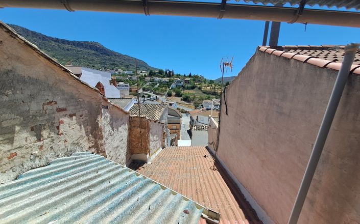 Image No.22-4 Bed House for sale