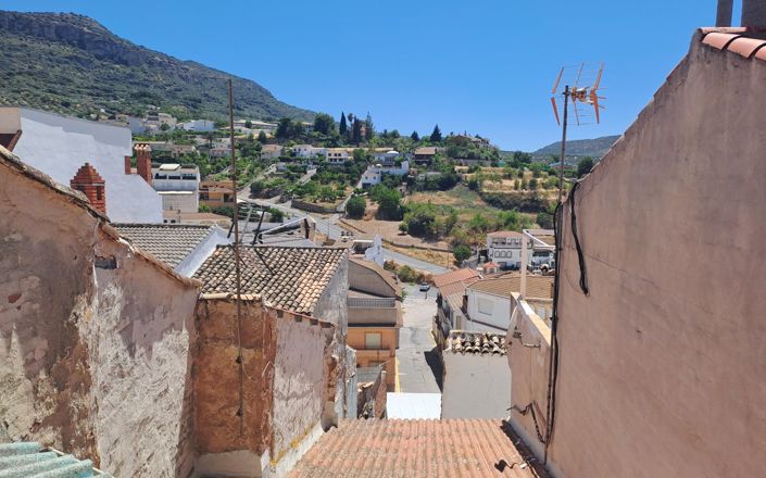 Image No.23-4 Bed House for sale