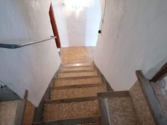 Image No.8-3 Bed House for sale