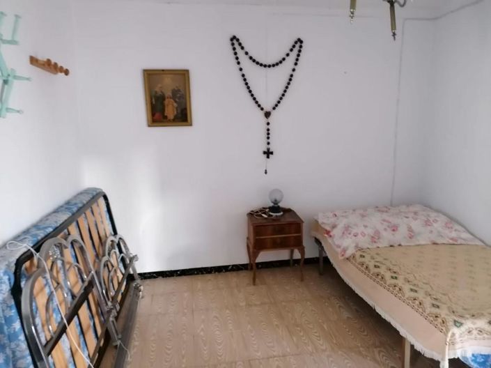 Image No.9-3 Bed House for sale