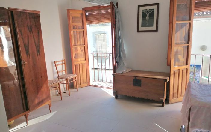 Image No.24-4 Bed House for sale