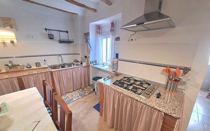 Image No.11-2 Bed House for sale