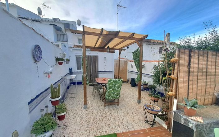 Image No.18-2 Bed House for sale