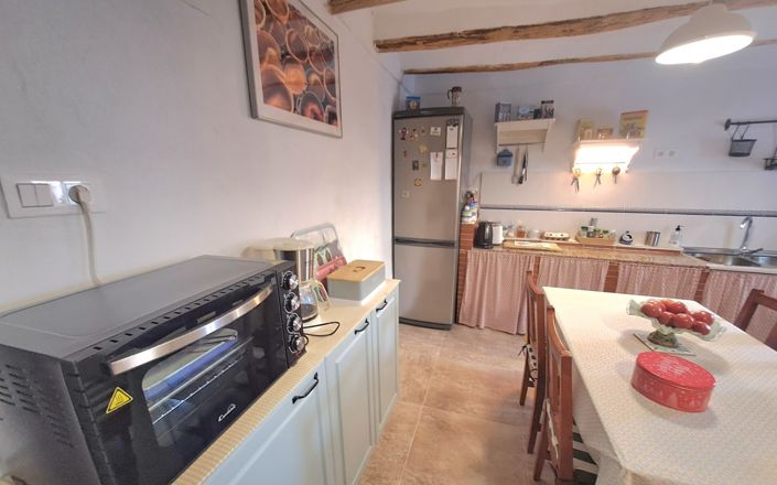 Image No.8-2 Bed House for sale