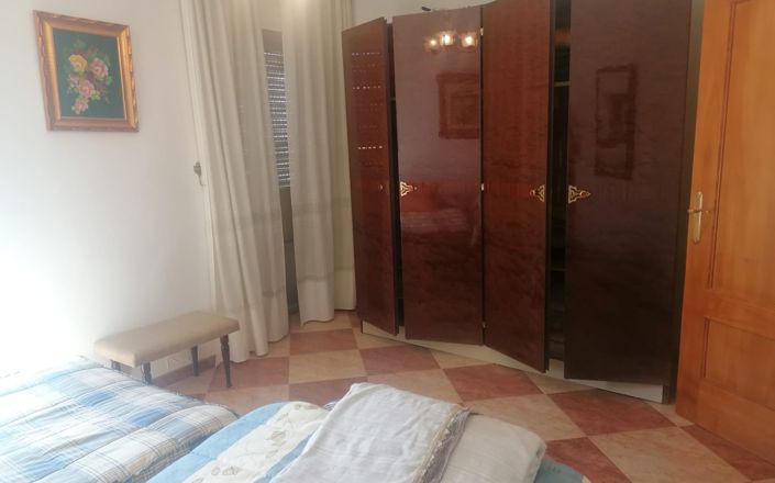 Image No.24-5 Bed House for sale