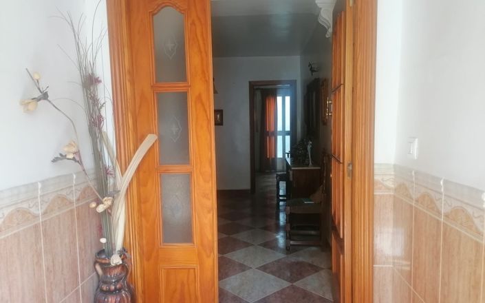 Image No.3-5 Bed House for sale