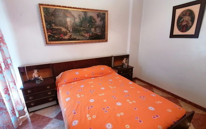 Image No.7-5 Bed House for sale