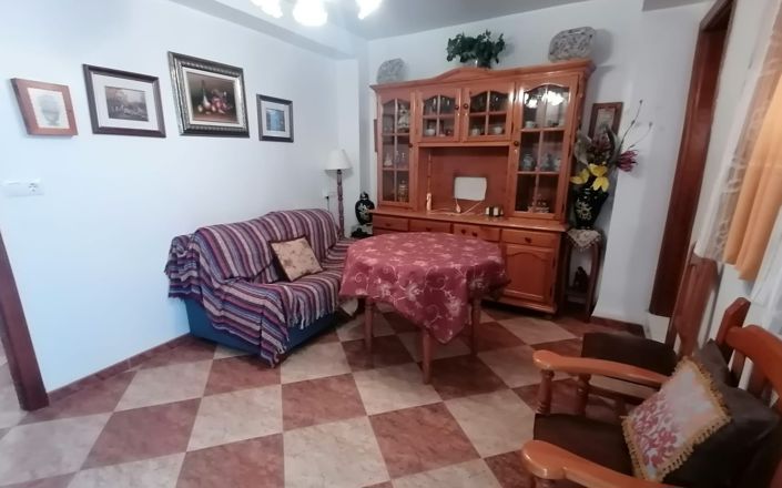 Image No.9-5 Bed House for sale