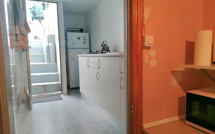 Image No.8-1 Bed House for sale