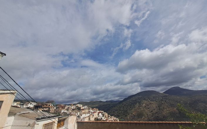 Image No.2-3 Bed House for sale