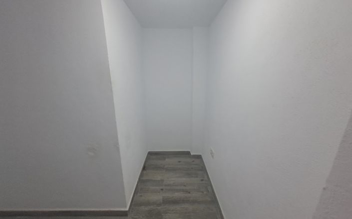 Image No.30-3 Bed House for sale