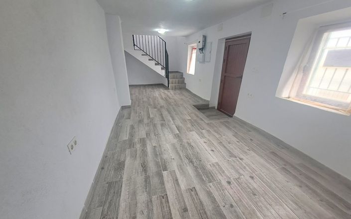 Image No.4-3 Bed House for sale