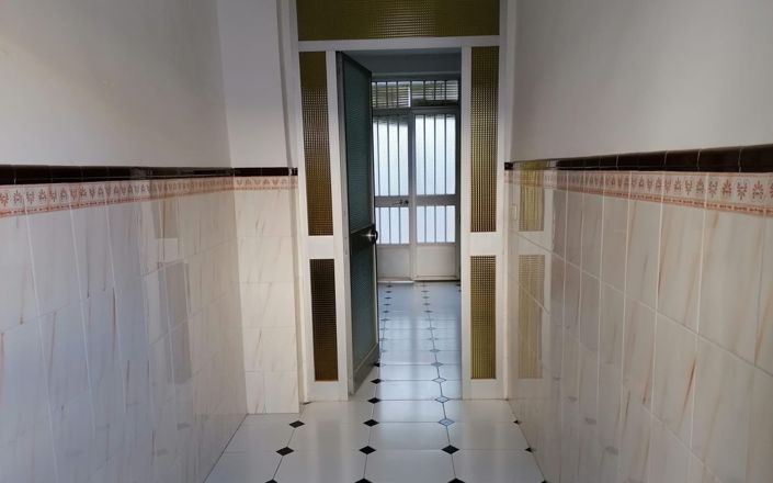 Image No.3-5 Bed House for sale