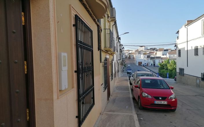 Image No.3-3 Bed House for sale