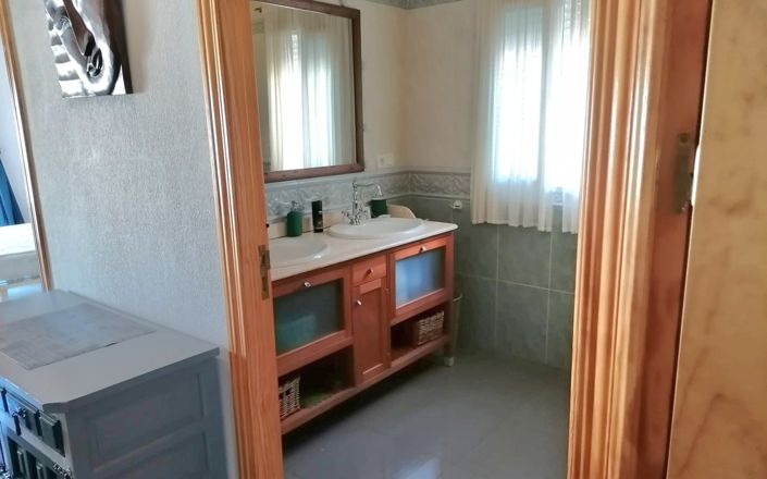 Image No.52-3 Bed House for sale