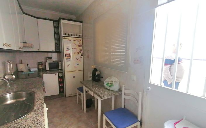 Image No.13-4 Bed House for sale