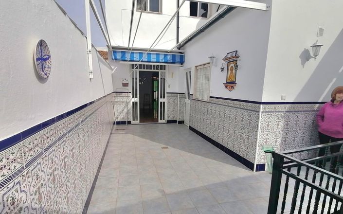 Image No.14-4 Bed House for sale