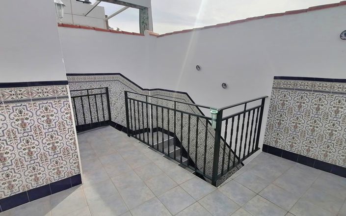 Image No.15-4 Bed House for sale