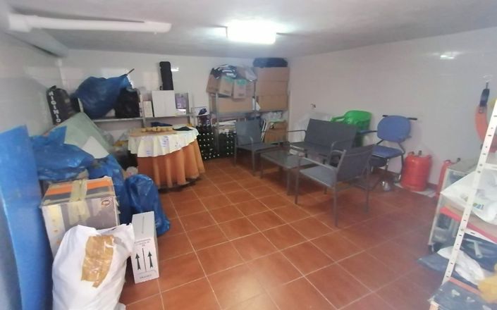 Image No.18-4 Bed House for sale