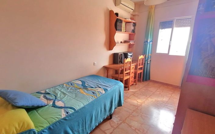 Image No.26-4 Bed House for sale