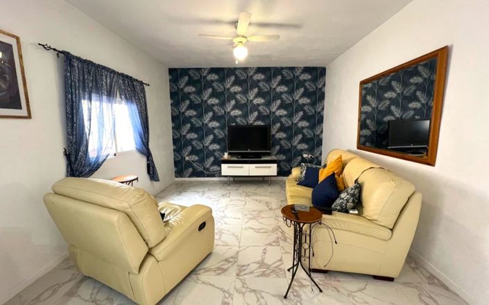 Image No.11-5 Bed House for sale