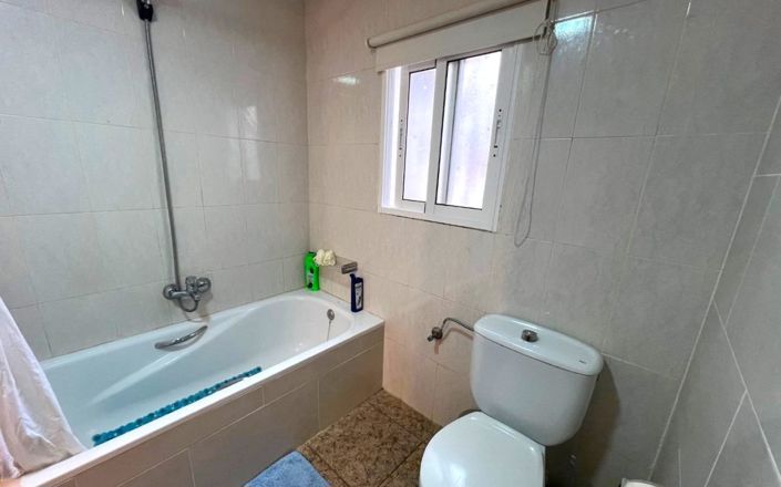 Image No.15-5 Bed House for sale