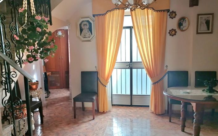 Image No.5-4 Bed House for sale