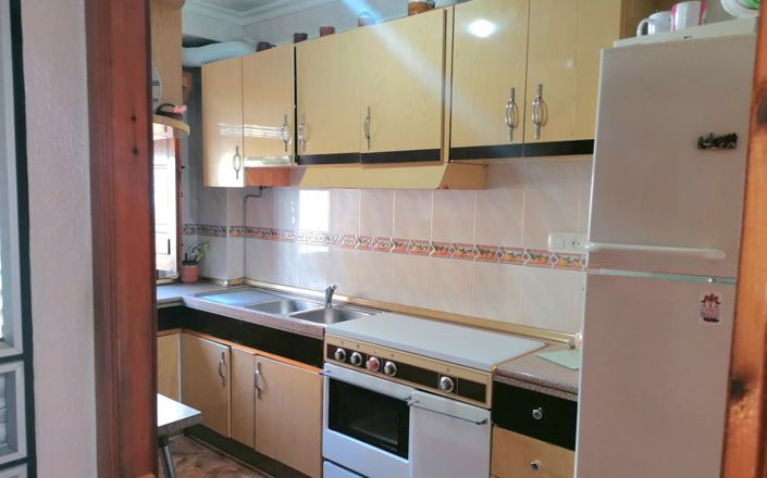 Image No.6-4 Bed House for sale