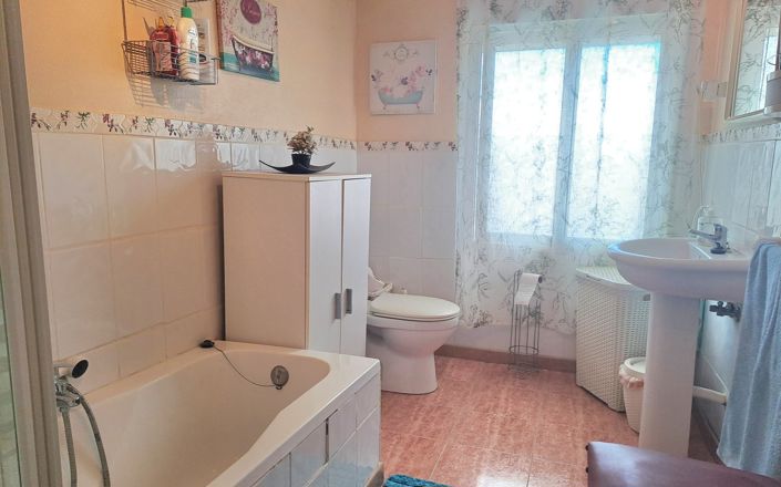 Image No.41-4 Bed House for sale