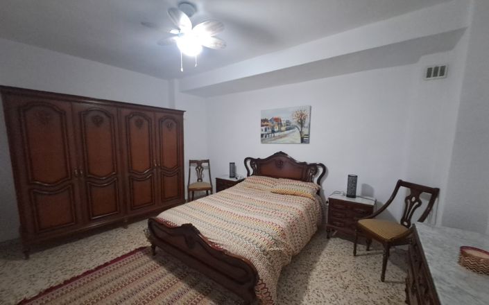 Image No.23-4 Bed House for sale