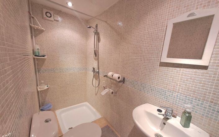 Image No.12-3 Bed House for sale