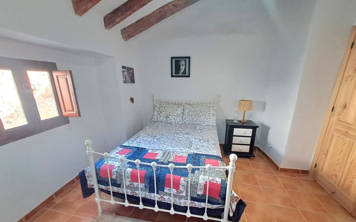 Image No.28-3 Bed House for sale