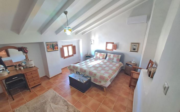 Image No.33-3 Bed House for sale