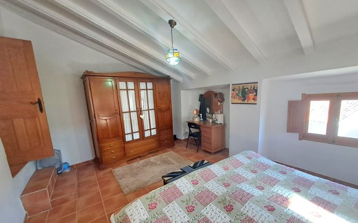Image No.35-3 Bed House for sale