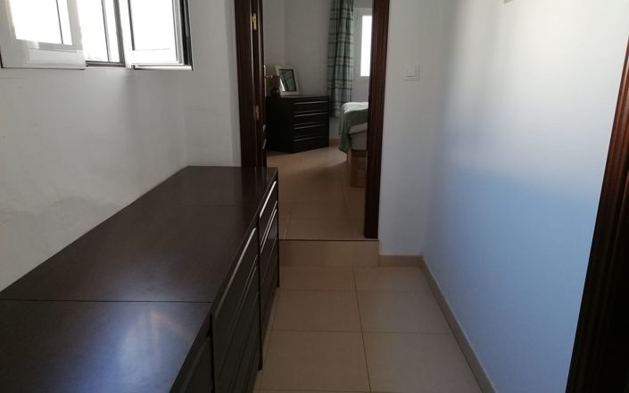 Image No.25-3 Bed House for sale