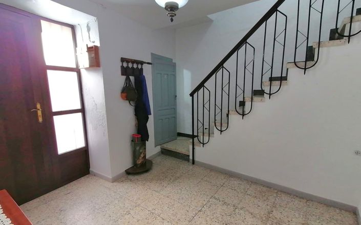 Image No.2-4 Bed House for sale