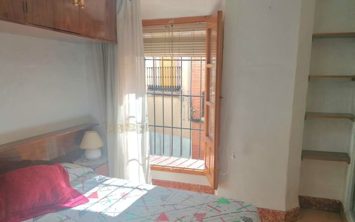 Image No.30-4 Bed House for sale