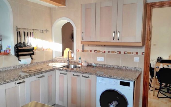 Image No.20-4 Bed House for sale